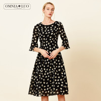 欧柏兰奴新款圆领印花系带收腰五分袖喇叭袖中长款连衣裙