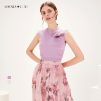 商场同款欧柏兰奴新款圆领无袖修身针织女上衣 配胸花