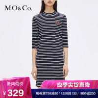 MOCO纯棉条纹圆领露背打底套头连衣裙摩安珂