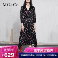 MOCO2018春季V领印花不规则裙摆连衣裙 摩安珂