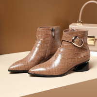 格瑞迪欧 2019秋冬新款中跟短靴子女低粗跟踝靴带扣真皮尖头单靴大码女靴131-1