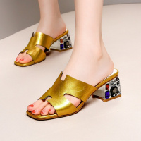 格瑞迪欧牛皮 水钻粗跟凉拖鞋女外穿一字拖2020夏天新款室外拖鞋高跟鞋百搭凉拖108-15