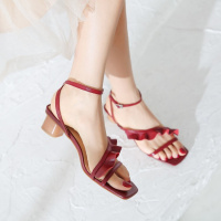 格瑞迪欧 2020夏季荷叶边百搭红色露趾高跟凉鞋法式复古一字扣后空平底凉鞋D-779