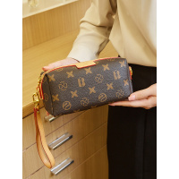 芭妮美姿手拿包女新款时尚软皮老花小包包休闲时尚迷你斜挎收纳包23803