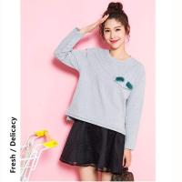 拉夏贝尔La Babite春夏卫衣新款单穿修身时尚休闲高腰显瘦开叉绒毛点缀卫衣女60004928