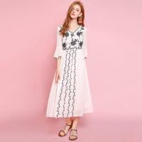 拉夏贝尔夏季新款雪纺民族风v领刺绣沙滩裙海边度假连衣长裙子女