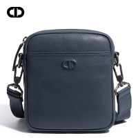 C.deny2019新款男士多功能斜挎包休闲单肩包头层牛皮腰包小包