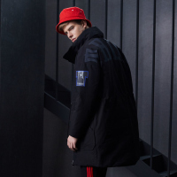 波司登新款漫威联名印花时尚保暖中长款羽绒服男_2