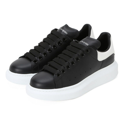 McQueen Sneakers Oversize阔型鞋 白色厚鞋底光面皮553770白尾