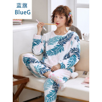 蓝旗冬季加厚加绒睡衣女士冬款圆领可爱法兰绒白底青叶家居服套装