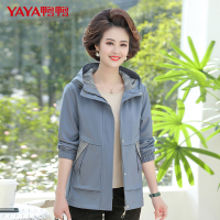鸭鸭(yaya) 春季新款女士风衣短款中老年妈妈装时尚洋气连帽外套