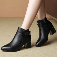策霸秋粗跟橡胶底低筒马丁靴大码侧拉链尖头保暖女靴头层牛皮短靴