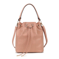 女包2021新款铆钉水桶包 韩版清新单肩包时尚抽绳手提斜挎包