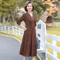 2022年秋季中老年妈妈中长款长袖花色连衣裙女洋气印花中年裙子