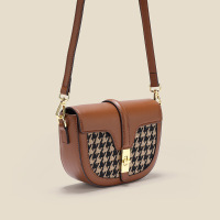 Three Sons复古千鸟格马鞍包2022新款时尚百搭斜挎包格纹搭扣单