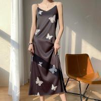 DBMG春季蝴蝶花单肩套头冰丝连衣裙女士V领宽松大码打底吊带裙女