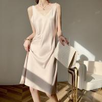 DBMG春季新款双肩冰丝吊带连衣裙女V领收腰中长裙醋酸缎面吊带裙