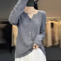 DBMG2023春季新款韩版精纺细羊毛坑条V领毛衣针织开衫女宽松短款