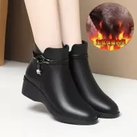 妈妈鞋棉鞋秋冬季新款坡跟软底加绒女士短靴子大码防滑中老年皮靴