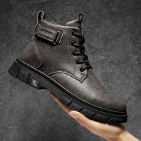 马丁靴男新款秋季防滑男士高帮工装靴英伦风潮流男靴搭扣款皮靴子