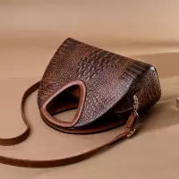 女包新款欧美时尚跨境bags单肩斜挎压纹软皮中年复古手提包