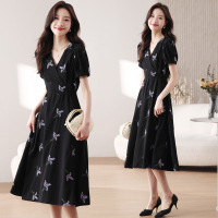 蔷薇园夏季法式黑色V领收腰a字裙花朵显瘦连衣裙女