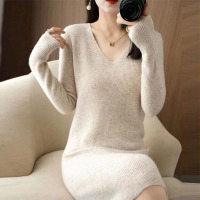 韩系针织连衣裙女秋冬新款内搭修身V领打底衫女长款紧身毛衣裙女