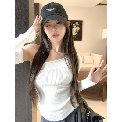 纯欲风斜领露肩针织衫女秋季新款设计感修身显瘦辣妹短款上衣