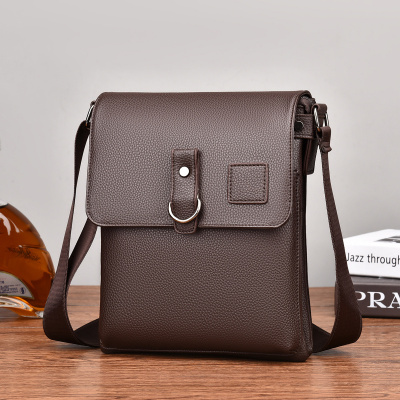 新款男士高级感单肩包时尚休闲斜挎包轻便大容量男款包包防水