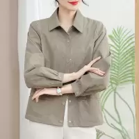 时尚洋气妈妈装春秋外套女50岁中老年人60岁衬衣女轻薄款春装衣服