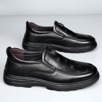 春夏季潮流皮鞋商务休闲鞋软底耐磨防滑头层牛皮一脚蹬真皮男士鞋