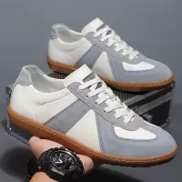 板鞋男款2025新款超火真皮高端头层猪皮超轻软底休闲男鞋