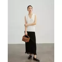 新澳100羊毛V领针织背心女装2025春季新款时尚叠穿马甲女宽松上衣