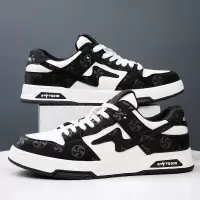 欧洲站潮鞋子男生运动休闲鞋时尚小白鞋男士真皮轻底空军一号板鞋