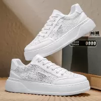 2025年春夏季男士新款潮流休闲时尚百搭日常厚底纯色平底男款板鞋