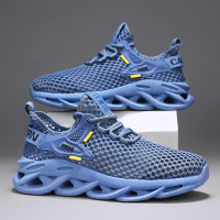 新款男士运动风时尚休闲百搭舒适透气纯色系带厚底四季可穿男鞋