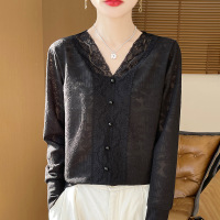 2025春季新款V领薄款针织衫女提花蕾丝衫套头长袖打底衫