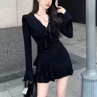 设计感荷叶边V领连衣裙女秋冬新款气质修身显瘦收腰a字包臀短裙子