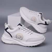 运动鞋男新款潮流真皮轻盈软底软面休闲鞋男学生跑步户外男鞋