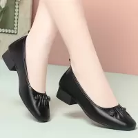 年新款秋季中老年皮鞋浅口低跟单鞋妈妈鞋软皮软底舒适中年女