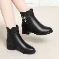 冬季棉鞋女秋冬季中年软底短靴平底皮鞋时尚休闲加绒靴子