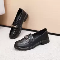 新款牛皮妈妈鞋舒适女单鞋软底防滑软皮乐福鞋