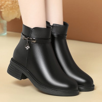 秋冬季新款女鞋金属扣吊钻拉链时尚妈妈显瘦时装靴