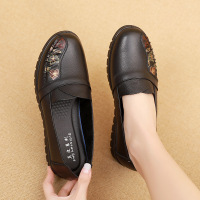 新款真皮妈妈鞋软底轻便女舒适中老年平底单鞋