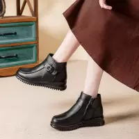 冬季新款真皮中老年女士妈妈棉鞋短靴子舒适软底防滑女鞋