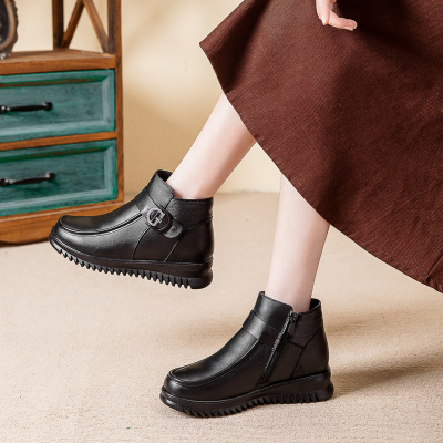 冬季新款真皮中老年女士妈妈棉鞋短靴子舒适软底防滑女鞋
