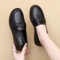 新款中老年妈妈鞋牛皮软底轻便耐磨女式单鞋稳定