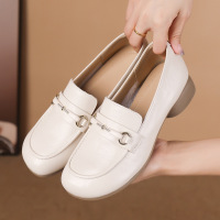 方头浅口单鞋女春秋新款英伦风金属扣小皮鞋软底真皮女乐福鞋