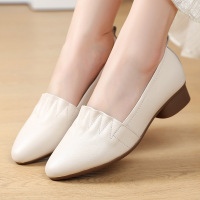 真皮平跟单鞋女秋浅中头层牛皮软底妈妈鞋豆豆鞋褶皱四季女鞋