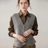 气质V领针织马甲女宽松轻奢时尚山羊绒开衫坎肩秋冬加厚保暖外搭